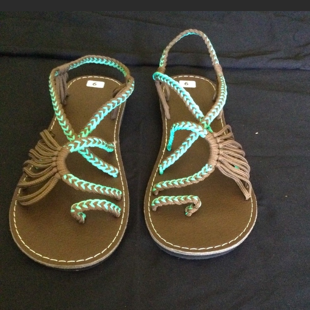 Plaka Sandals